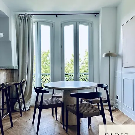 17 Elegance And Light Monceau And Batignolles * Parigi