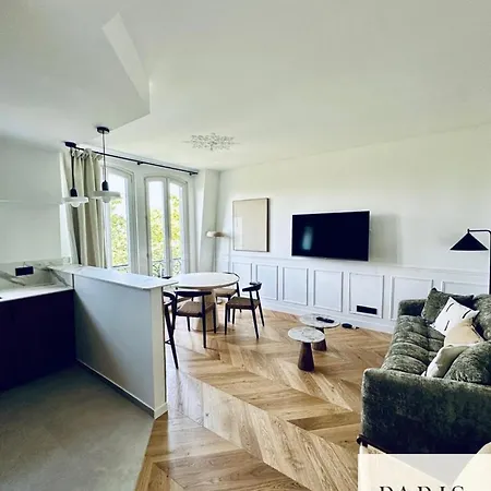 Appartamento 17 Elegance And Light Monceau And Batignolles